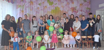 Весёлый праздник у "Неваляшек".