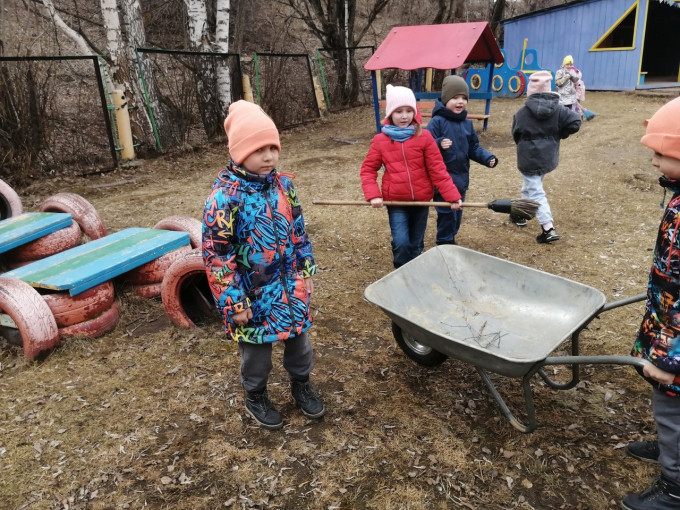 Весенний субботник.