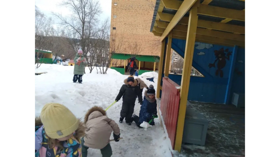 Весёлый зимний субботник.
